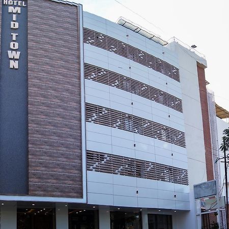 ואדודרה Hotel Midtown מראה חיצוני תמונה
