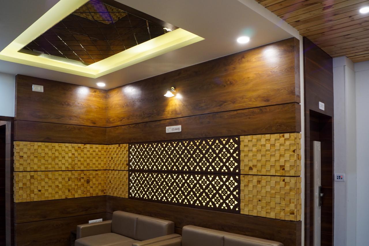 ואדודרה Hotel Midtown מראה חיצוני תמונה
